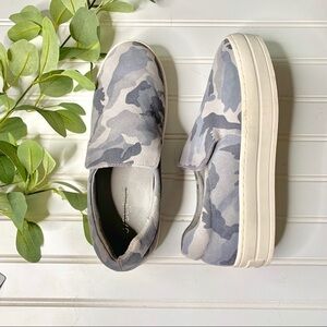 Gray camo J Slides